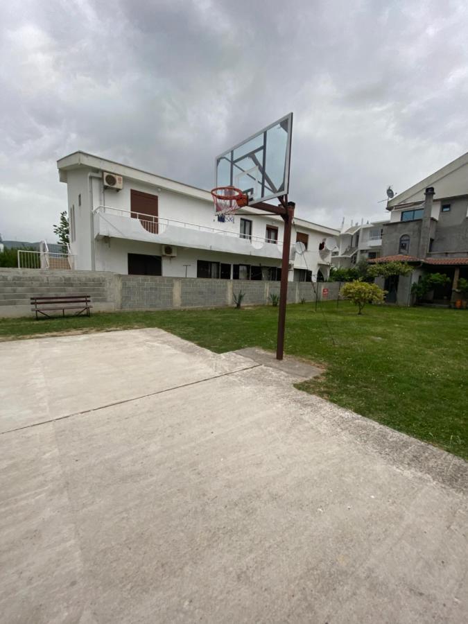 Apartments Toni Ulcinj Exterior photo